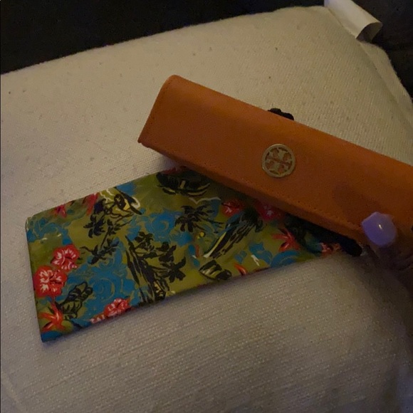 Tory Burch Orange Leather Eyeglass Case – Logo Snap Closure - Picture 3 of 5